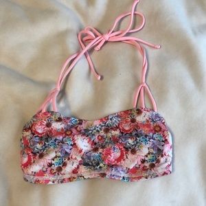 Cute floral lulu bra top. Size 2